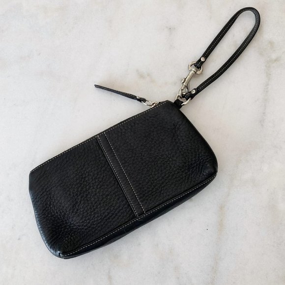 Coach black leather wristlet / clutch bag. Silver trim, snap button detail - Picture 4 of 8